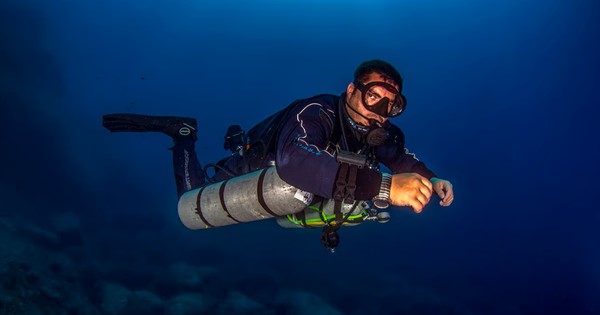 TDI Sidemount Diver